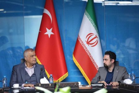 بازدید هییت های تجاری قطر و ترکیه از دستاورد های صادراتی شرکت های دانش بنیان ایرانی