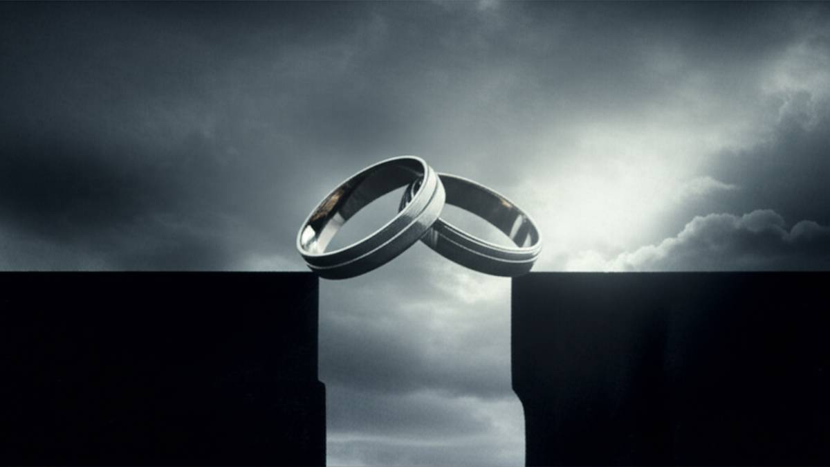 گناه رابطه مرد متاهل با زن شوهردار چیست؟ | پاسخ جامع