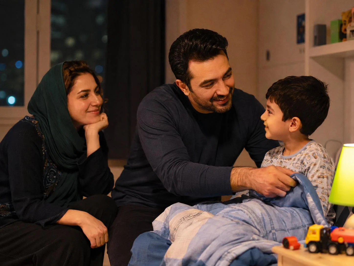 والدین شاغل چگونه از کودک خود مراقبت می‌کنند؟